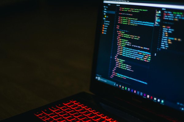 Comment développer un jeu éducatif qui enseigne la physique quantique par le gameplay?